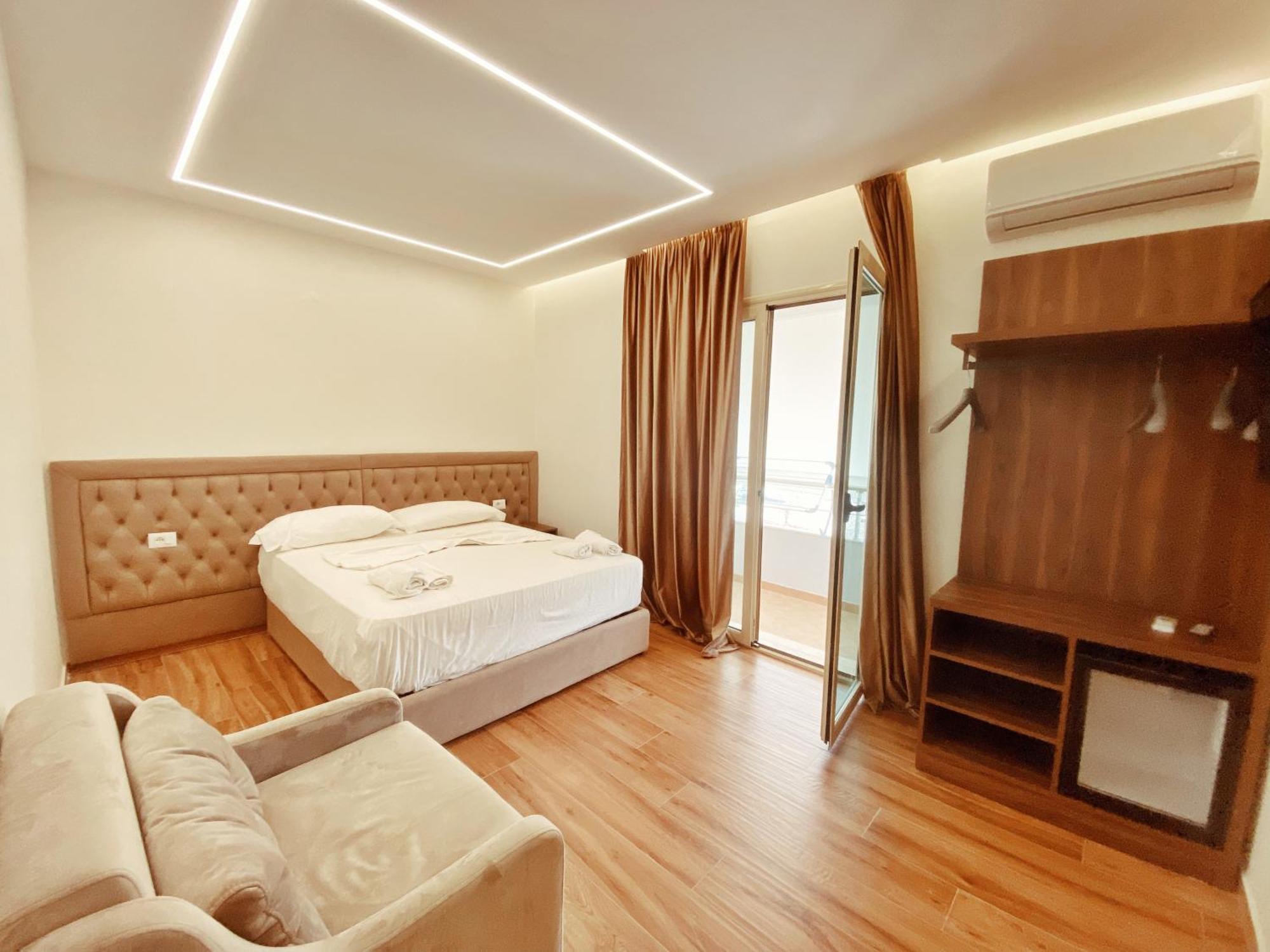 Adriatik Hotel Vlorë Exterior foto